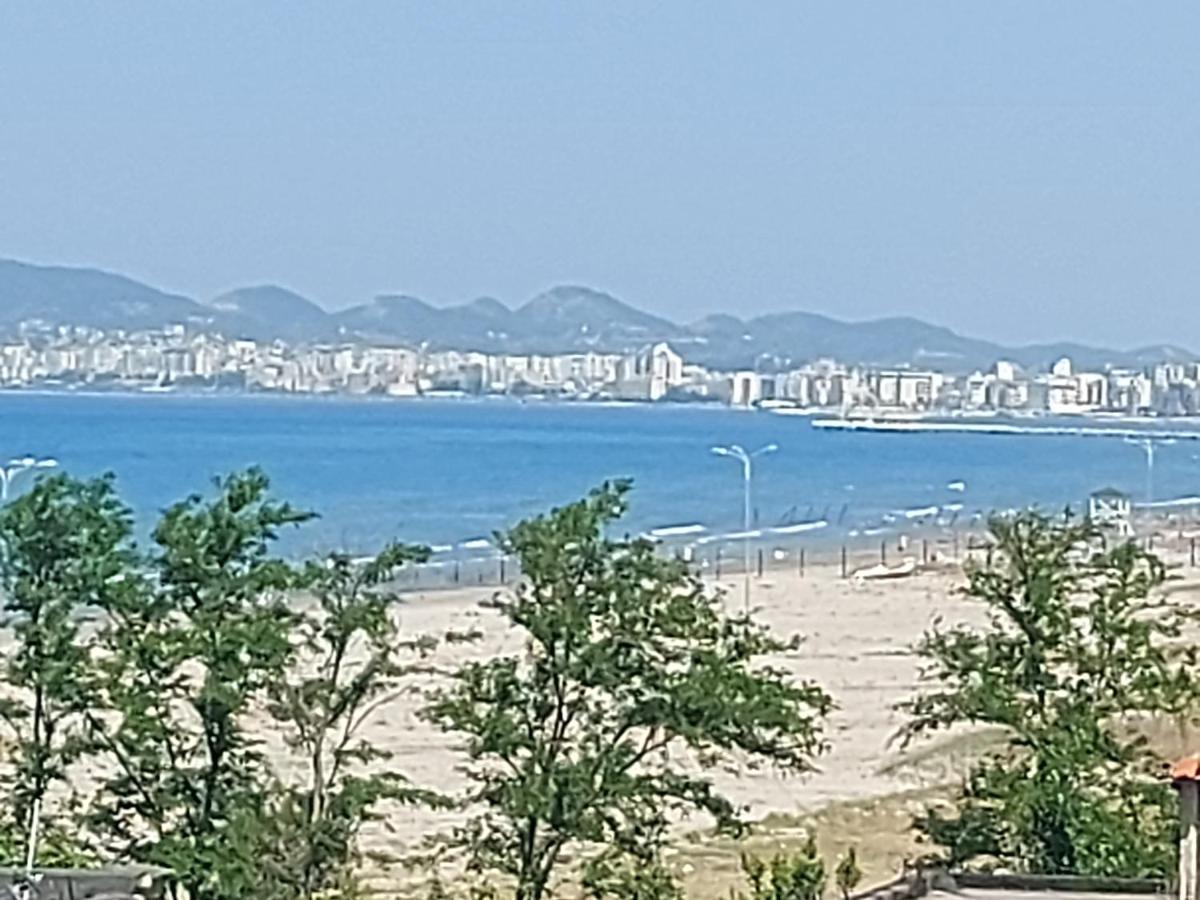 Nm - Classic Apartment Durrës Esterno foto