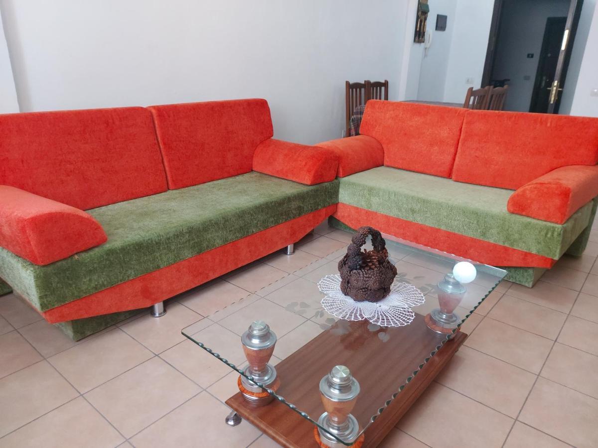 Nm - Classic Apartment Durrës Esterno foto