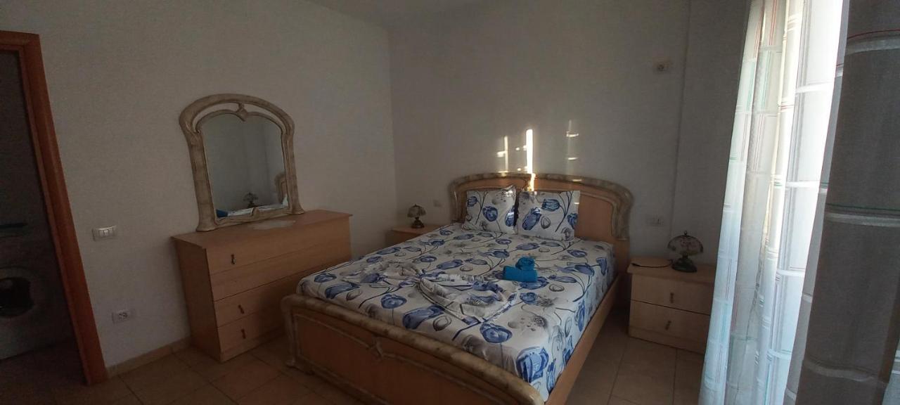 Nm - Classic Apartment Durrës Esterno foto