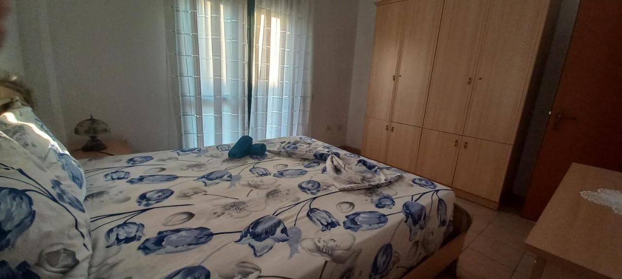 Nm - Classic Apartment Durrës Esterno foto